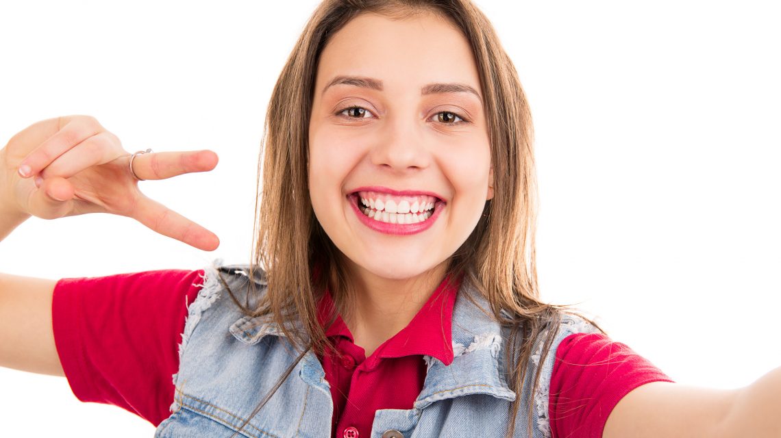 Dentist in Valencia, CA - Cinema Dental Care and Orthodontics provides general dentistry in Valencia. Make your next family dentist appointment at Valencia Cinema Dental Care